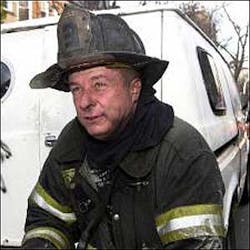 A 30 Year veteran of FDNY, retired as Lieutenant in Rescue 2 and Ex-Chief of Woodmere FD, Long Island, NY, collapses at a house fire on Longacre Ave in Woodmere. Pete Lund, known to many for his uninterrupted dedication to the fire service will be missed.