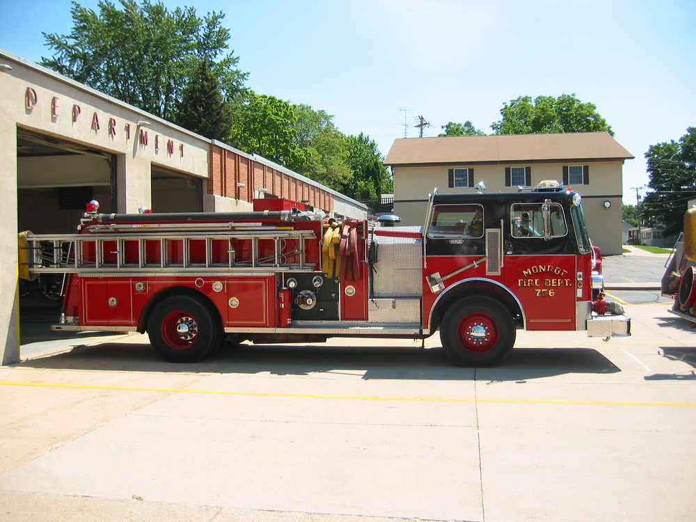 1058203668123 10642852