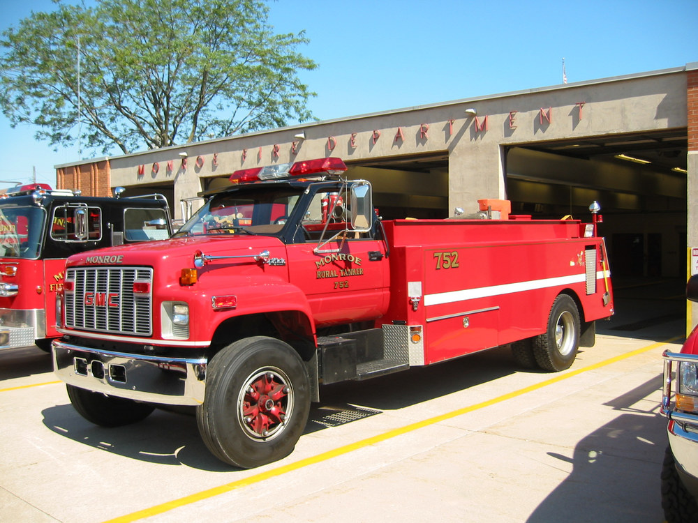 1058203817485 10642858