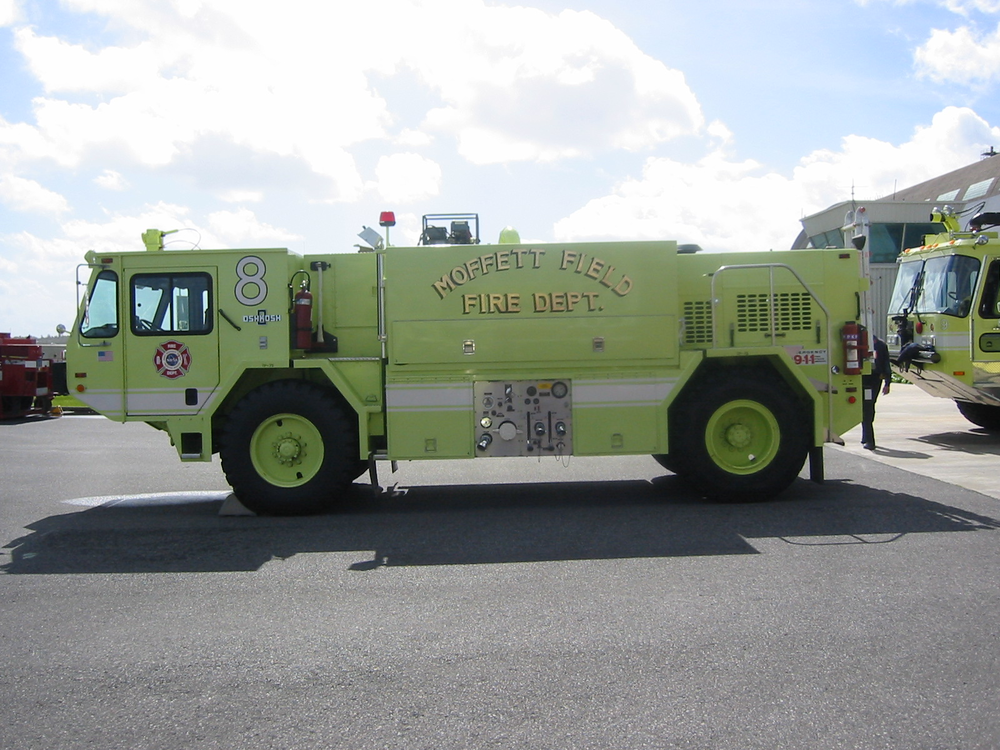 1076984811821 10648043