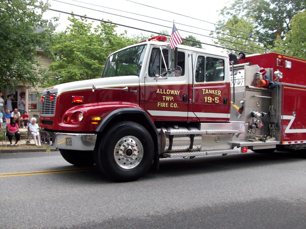 1242424948300 10640365