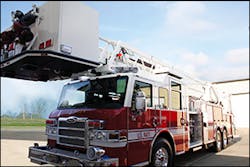 Pierce 100-foot aerial platform Pierce 100-foot aerial platform