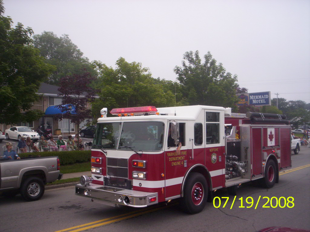 2004 Pierce Contender 1050/800 imperial gallon pumper