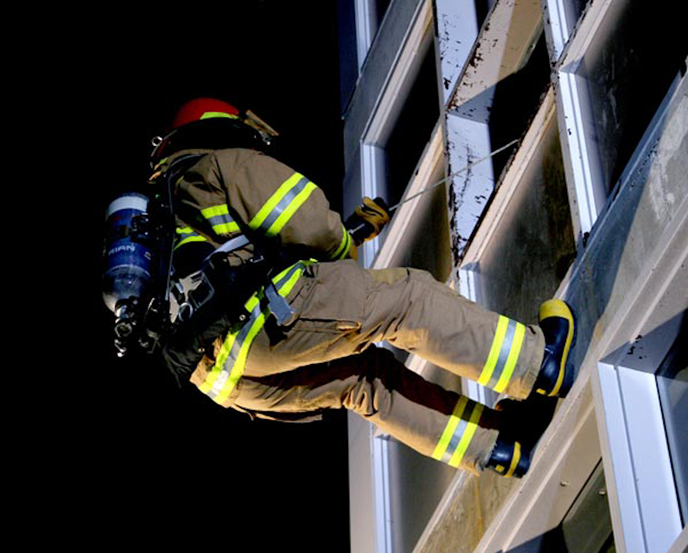 Sperian Introduces Escape Belt & Rappelling System for the Warrior SCBA ...