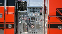 The unit carries two low mounted double-stack crosslays with a single, left side panel 2 1/2-inch discharge. The unit carries two low mounted double-stack crosslays with a single, left side panel 2 1/2-inch discharge.