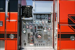 The unit carries two low mounted double-stack crosslays with a single, left side panel 2 1/2-inch discharge. The unit carries two low mounted double-stack crosslays with a single, left side panel 2 1/2-inch discharge.