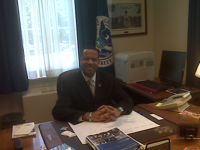 Current U.S. Fire Administrator Kelvin Cochran spent some time cleaning off his desk Thursday in Emmitsburg before becoming Atlanta's fire chief.