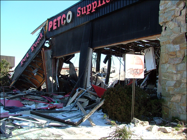 Photo 1: Arriving at a scene that looks like this can be overwhelming for fireground commanders. Knowledge of your emergency response plan and how to get expert resources moving early in the incident is vital.