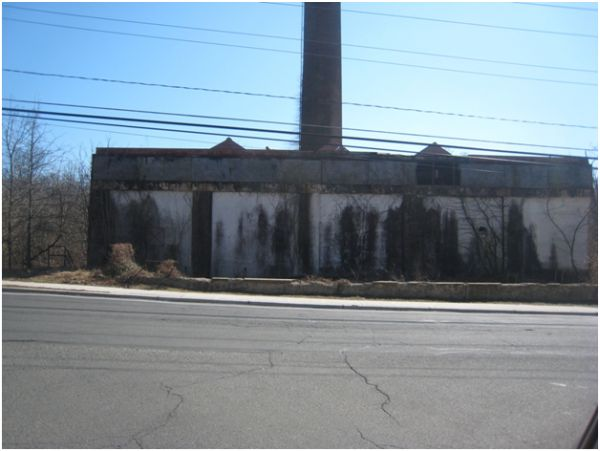 Photo 1. Lack of housekeeping and maintenance increase the risk to responders converging on this structure.