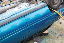 The training scenario is that only one rescuer is available to force open the jammed rear door on the passenger’s side of a roof-resting vehicle. It must be accomplished as efficiently as possible. The training scenario is that only one rescuer is available to force open the jammed rear door on the passenger’s side of a roof-resting vehicle. It must be accomplished as efficiently as possible.