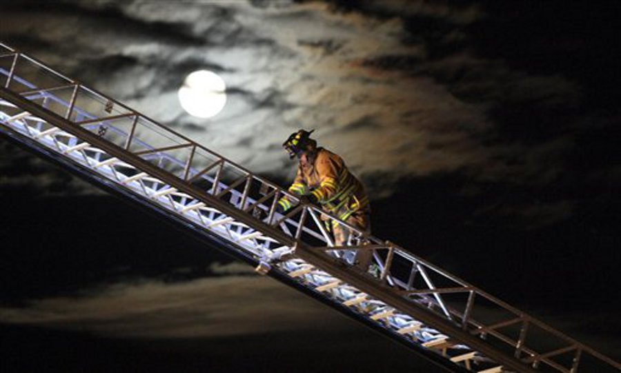 Washstripmallfire 10611710