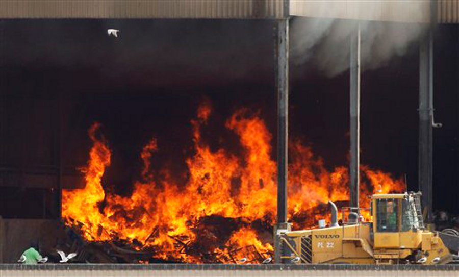 Phillyrecyclingfire 10703321