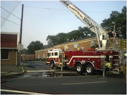Photo 1: The front of the incident belongs to the truck company; in the event of potential collapse, flanking the building is a better strategy. Photo 1: The front of the incident belongs to the truck company; in the event of potential collapse, flanking the building is a better strategy.