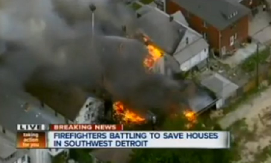 Detroit Crews Battle Multiple House Fires | Firehouse