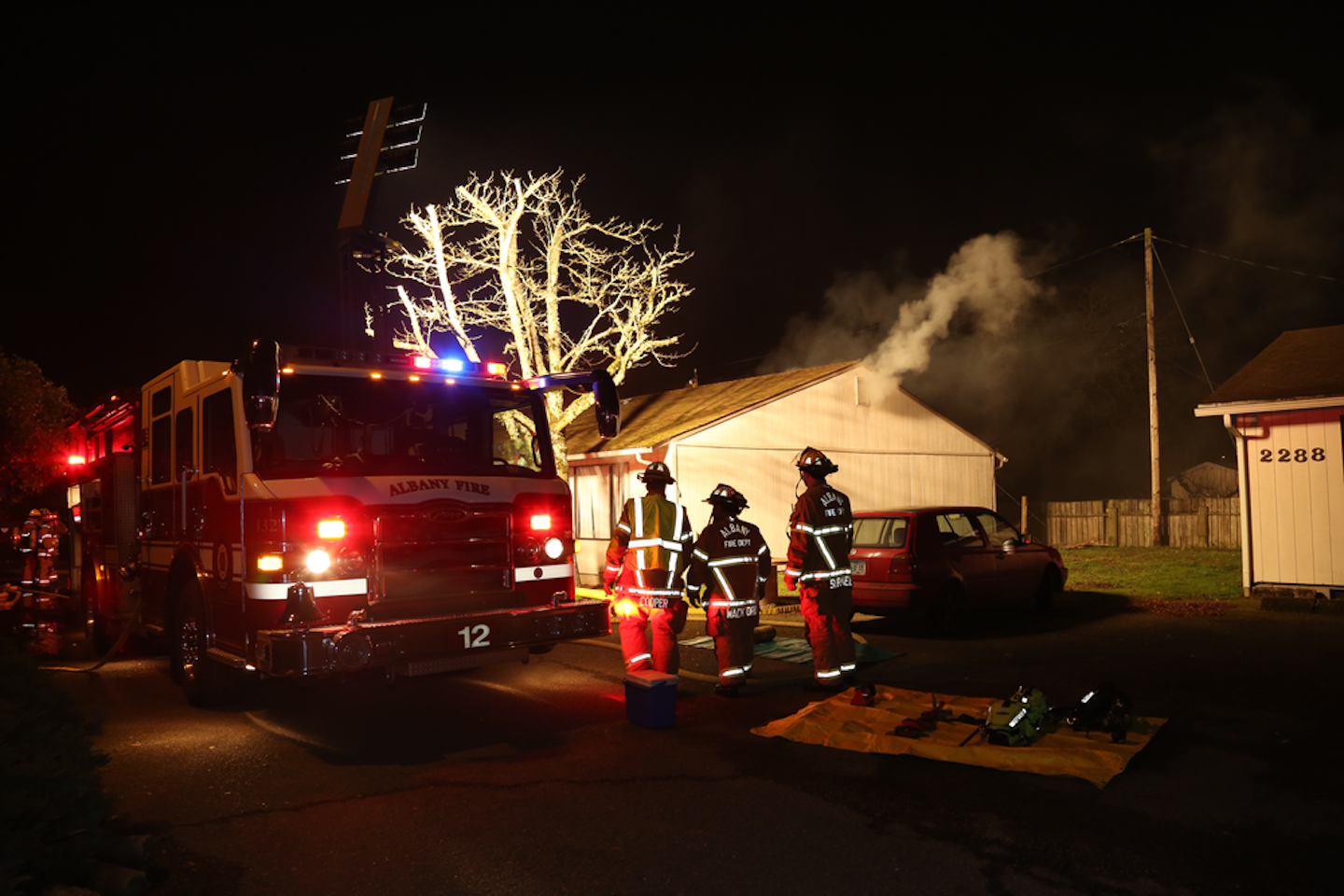 Albany, Oregon Police and Firefighters Rescue Two From Apt. Fire