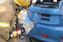 Opening the rear hatchback on the Mitsubishi i-MiEV offered a degree of difficulty only because of a large, soft plastic rear bumper trim material that was beneath the latch mechanism. Opening the rear hatchback on the Mitsubishi i-MiEV offered a degree of difficulty only because of a large, soft plastic rear bumper trim material that was beneath the latch mechanism.