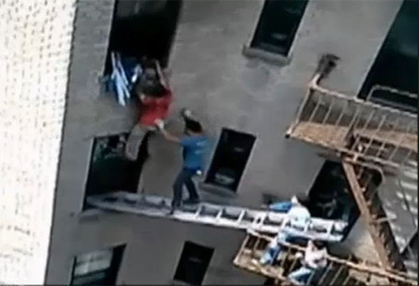 Ny Apartment Fire Rescue 11152057