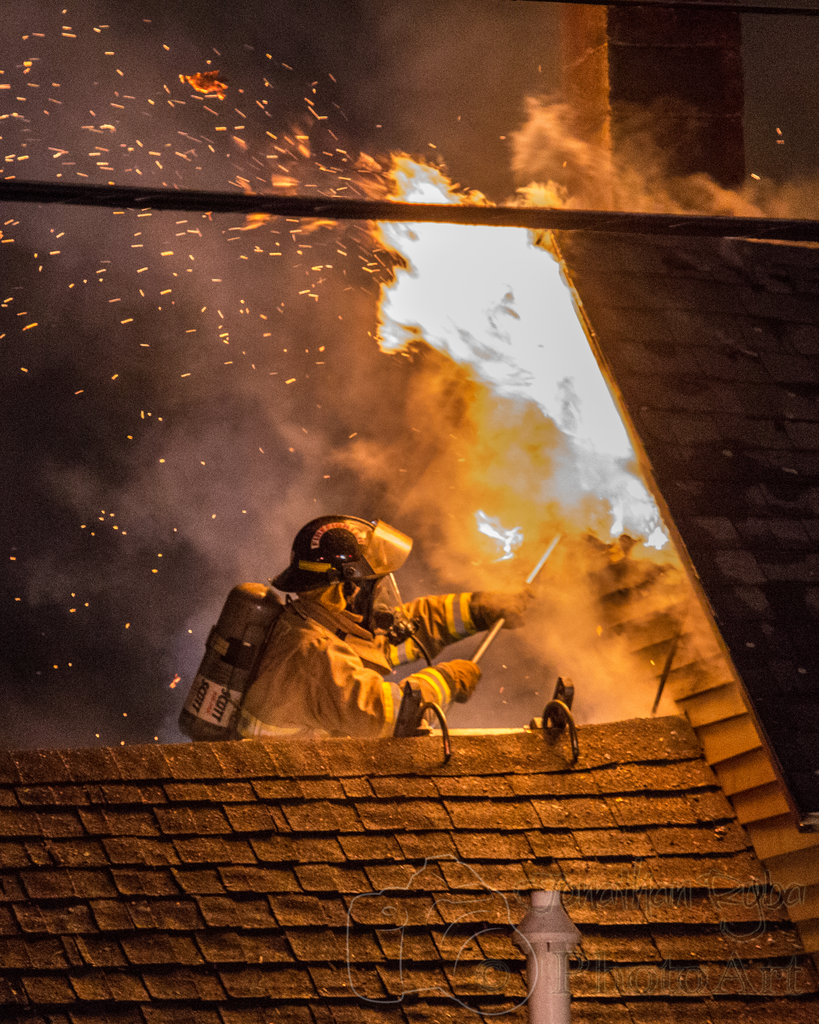 Newport Store Fire 5 11308037