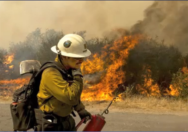 Arizona Wildfire Passes Lines; Shelter Opens | Firehouse