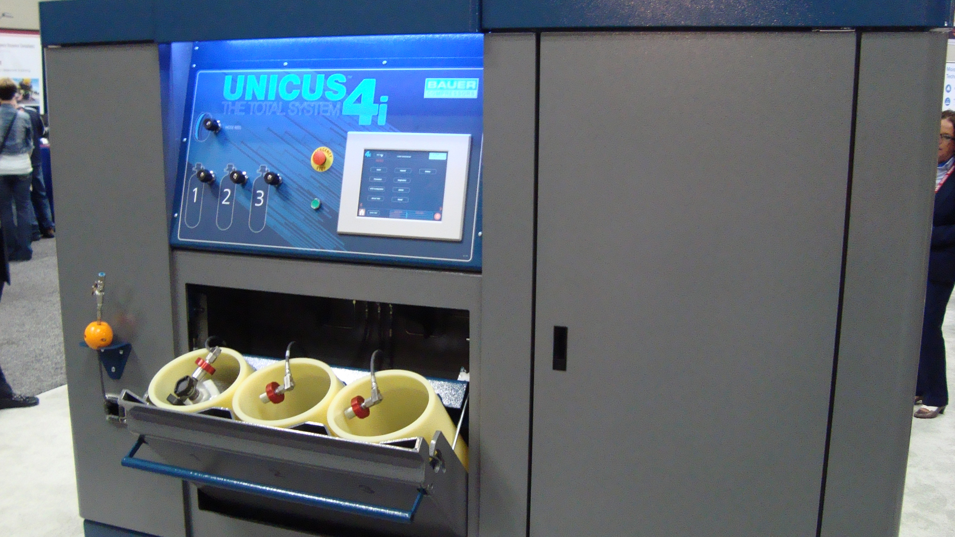 Bauer Compressors' UNICUS 4i
