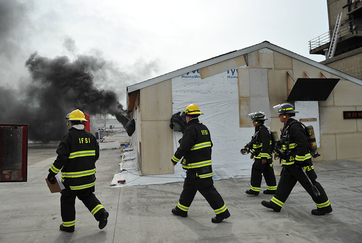 Fire Photos - Ul, Niosh Study Firefighter Health Exposure At Ill. Fire 