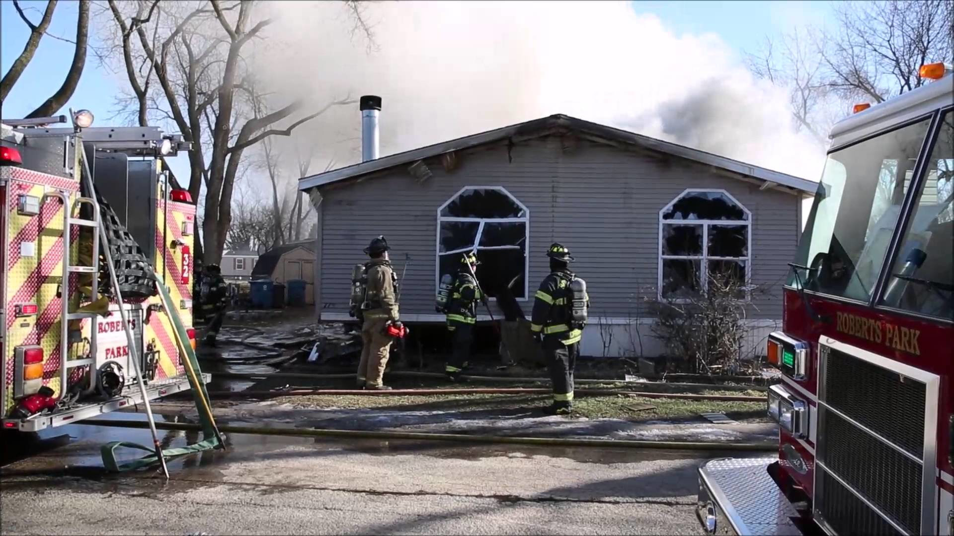 Ill. Crews Hit Mobile Home Blaze | Firehouse