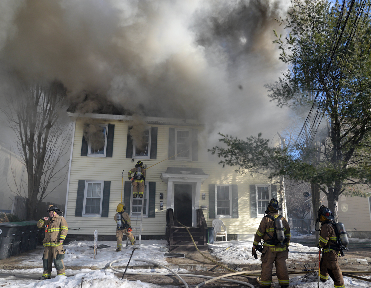 Fireground Photos Franklin Firefighters Tackle Apartment Fire Firehouse