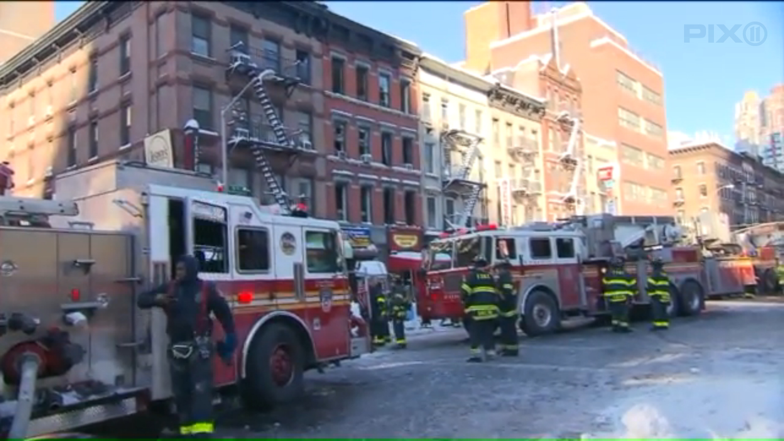 FDNY Battles 4 Alarm Fire In Hell S Kitchen Firehouse   Hell S Kitchen.56a632479dc83 