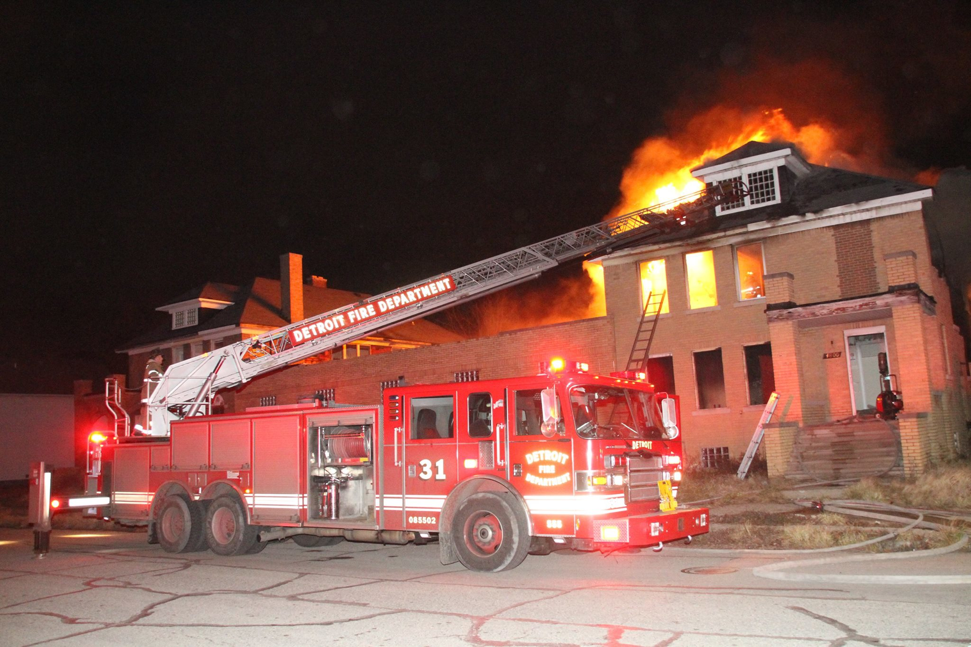 Detroit Building Fire 2 56cb80ceca78b