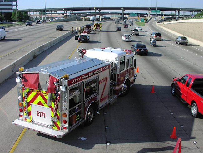 Illustration 5: In Incident 2, the engine is in a block right position for an incident in left lane and shoulder.