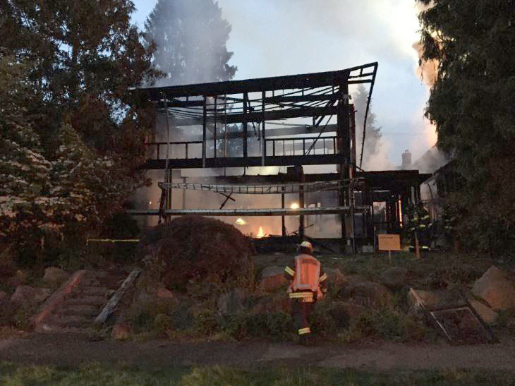 Seattle Fire 5741c3dbdccf1