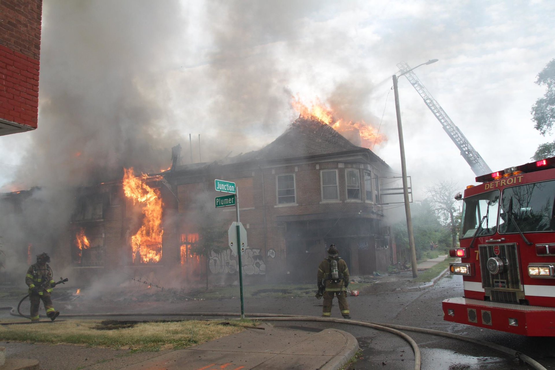 Detroit Fire 2 576749cbd9519