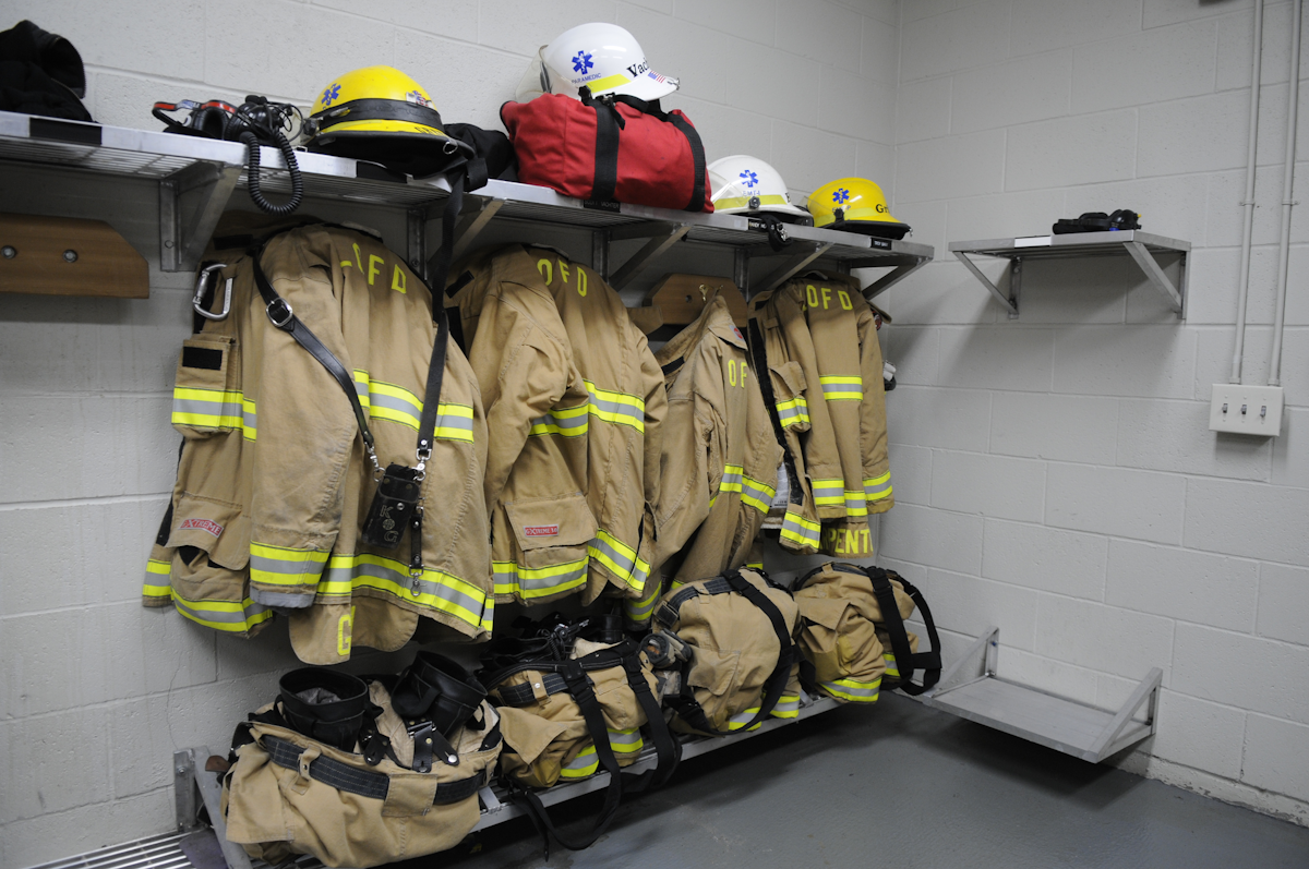 вешалка для боевой одежды пожарного