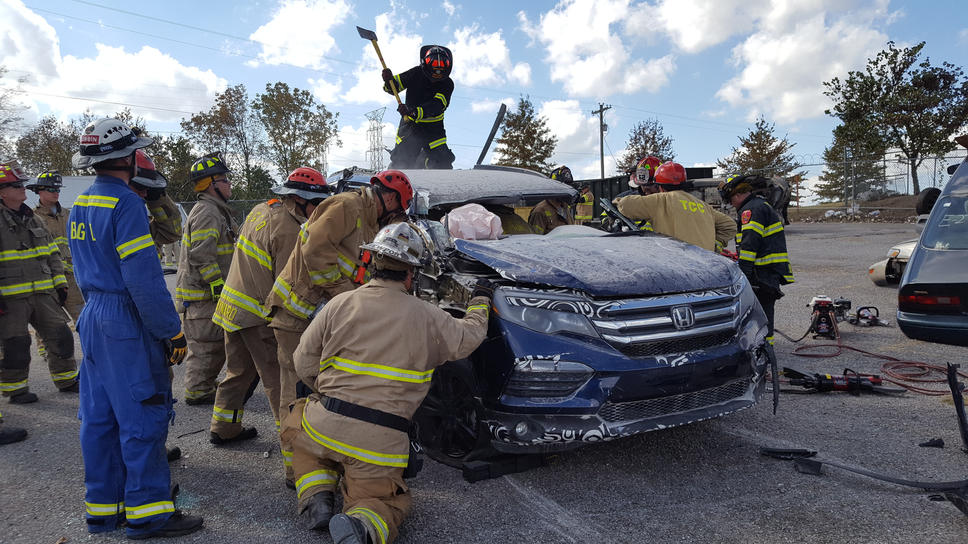 FHExpo16: New Car Extrications Present Real Hazards | Firehouse