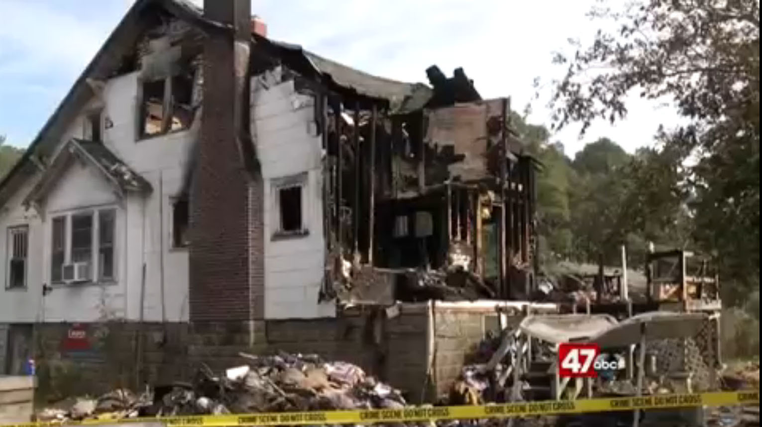 three killed in fire 58176efd06300