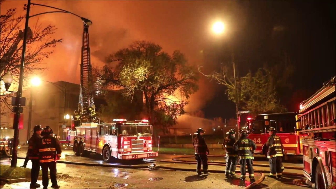 Massive Fire Razes Vacant Chicago Building
