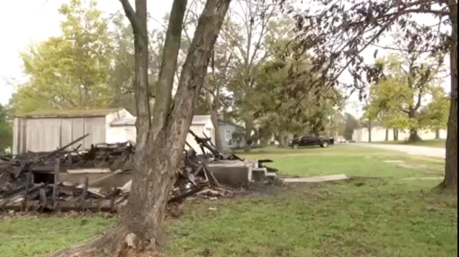 firefighter charged with arson 582205674fb47