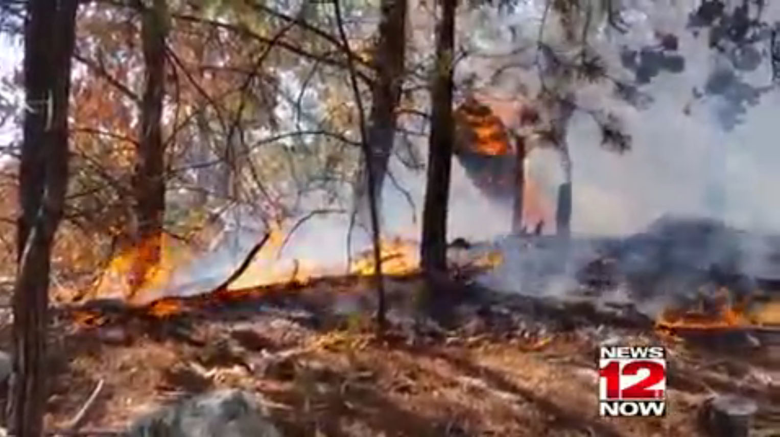 mountain fire burns 5824a82dd684a