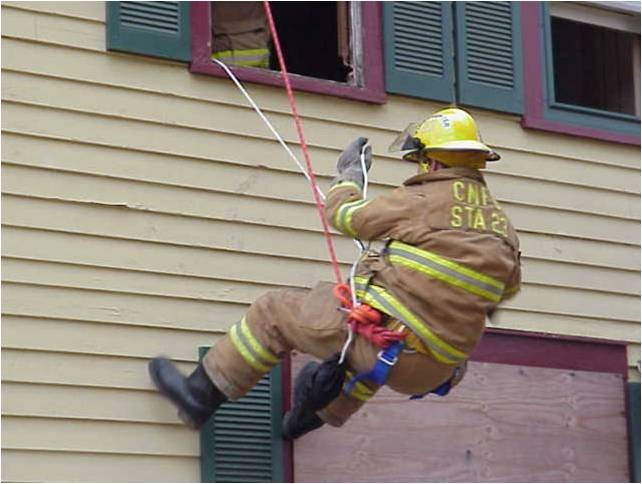 Photo 4. Manipulating one&rsquo;s way out of the escape area must be quick and efficient; therefore comfort and skill are critical to perform this in less than 30 seconds, or the potential for thermal insult to the system increases exponentially. The reason the rapid escape is being performed is DIRECTLY related to the thermal environment!