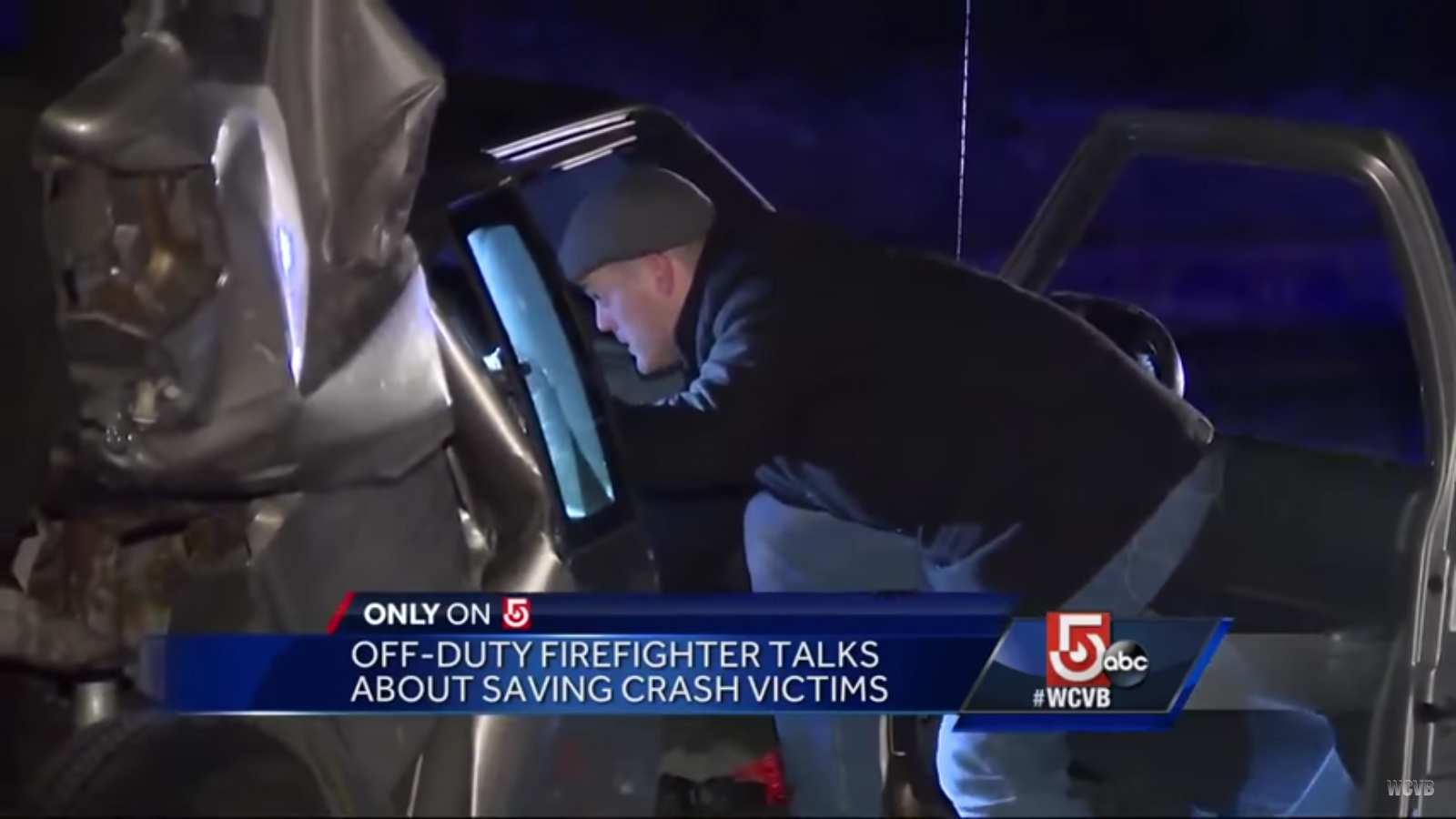 firefighter stops to help 58cbe7421ac9d