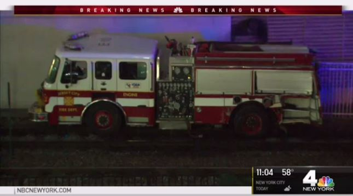 Four Jersey City Nj Firefighters Hurt In Collision With Light