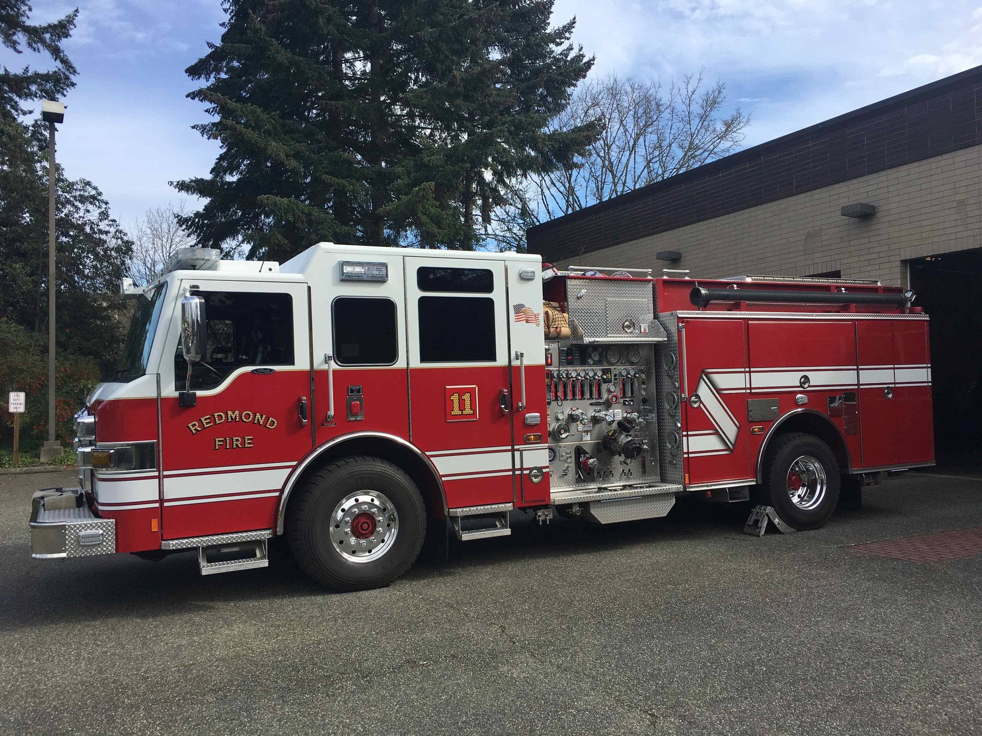 Pierce Manufacturing announced that two Pierce&circledR; Velocity pumpers and a Pierce 100-foot aerial platform apparatus are now in service with the Redmond Fire Department located in Redmond, Wash. Redmond Fire Department&rsquo;s fleet is now 100% Pierce apparatus.
