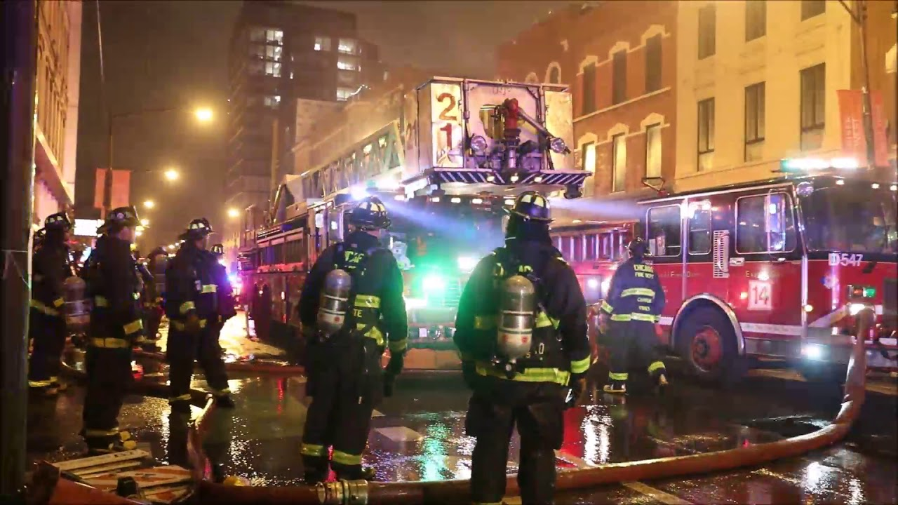 Watch Chicago Firefighters Tackle Apartment Fire