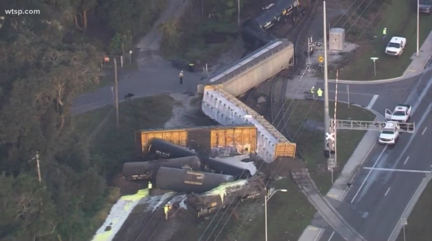 FL Train Derailment Releases Molten Sulpur Firehouse