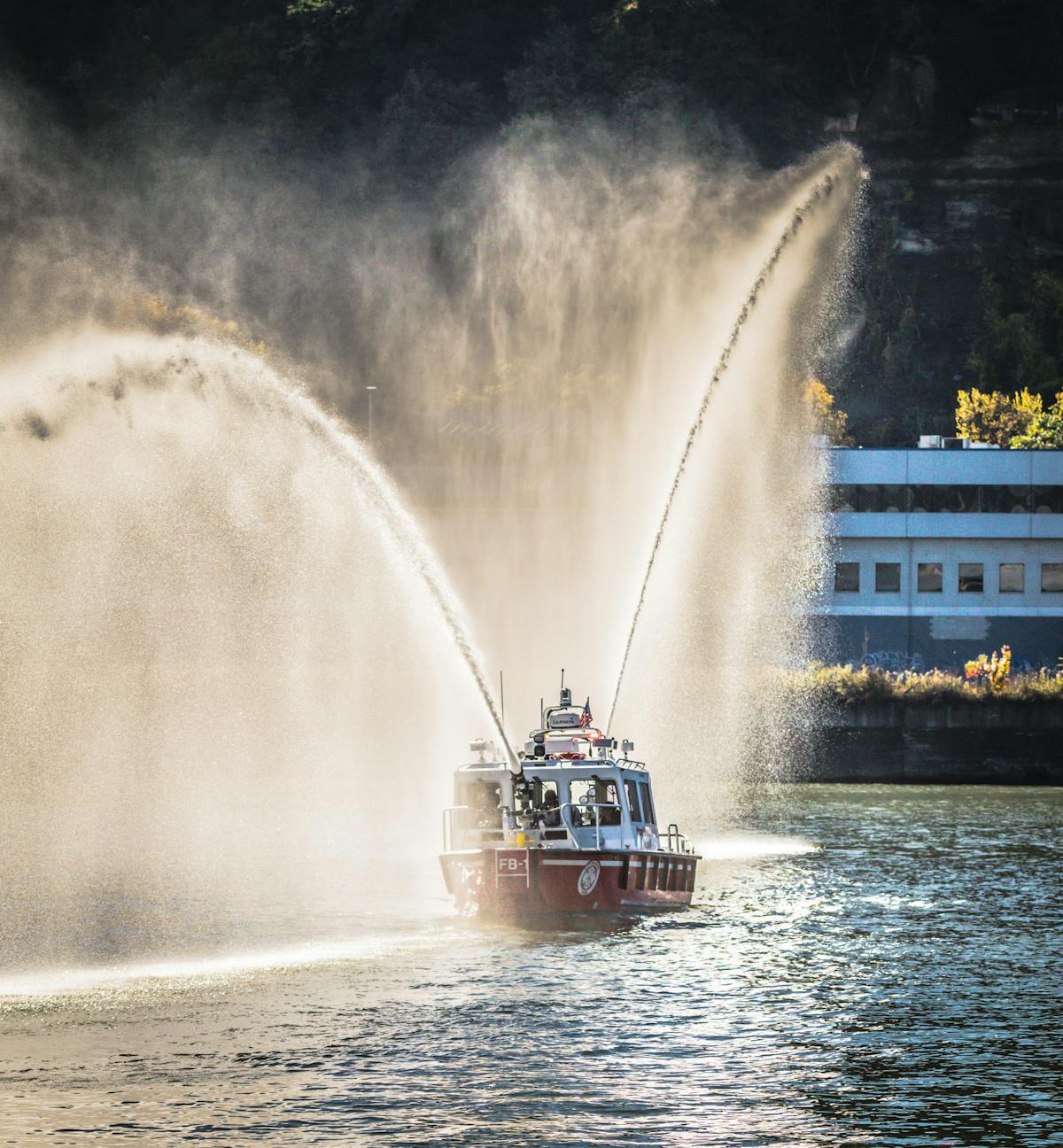 The Pittsburgh Bureau of Fire&rsquo;s Lake Assault deep V-hull fireboat features a compact Hale 80FC pump flowing up to 3,000 gpm that is powered by a dedicated 6.6L Duramax V-8 diesel engine. The fire pump includes a 6-inch main discharge that feeds a number of outlets, including bow- and stern-mounted TFT Hurricane monitors, each capable of flowing 1,250 gpm.