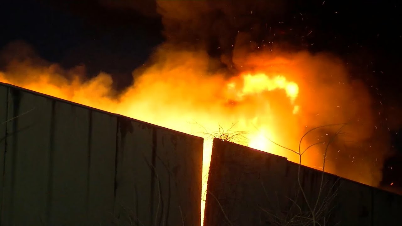Houston Firefighters Tackle Large Blaze at Recycling Center