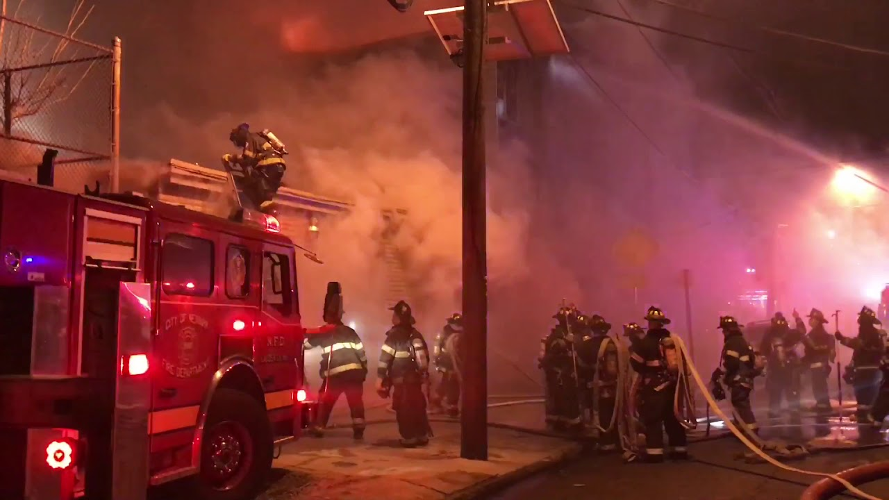 Newark+Firefighters+Battle+Blaze+at+Abandoned+Warehouse