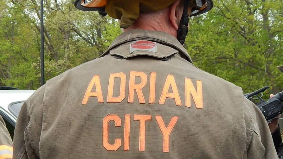 Adrian 5b04b0ce9b104