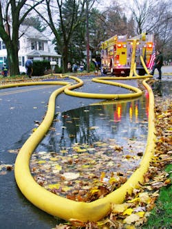 Up to 30 percent of the flow rate of the fire stream can be lost due to a single kink in the attack hoseline. Up to 30 percent of the flow rate of the fire stream can be lost due to a single kink in the attack hoseline.