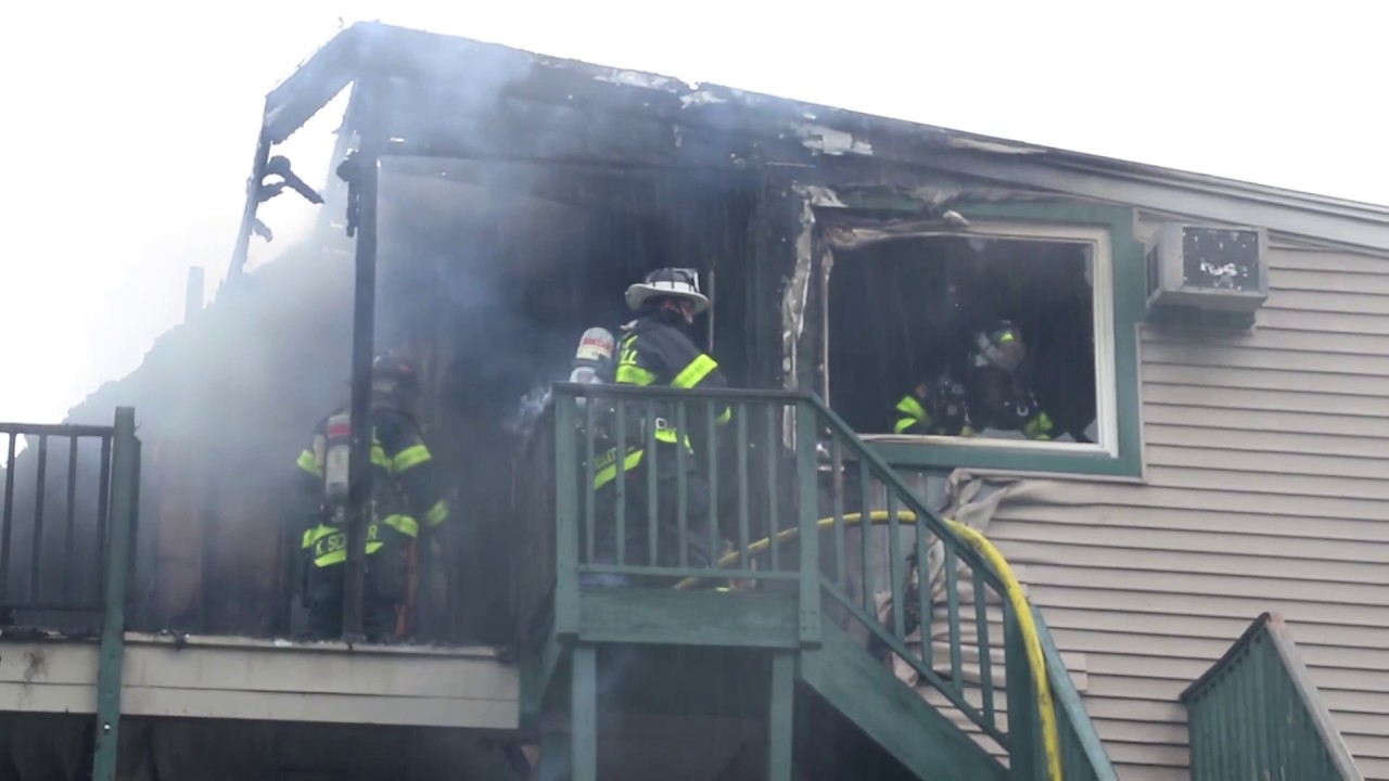 Catasauqua PA Firefighters Battle Apartment Fire Raw News Firehouse